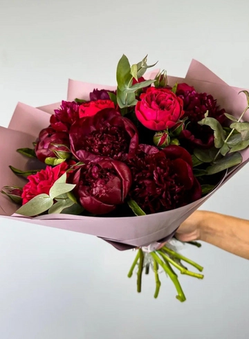 7 пионов от интернет-магазина цветов в 