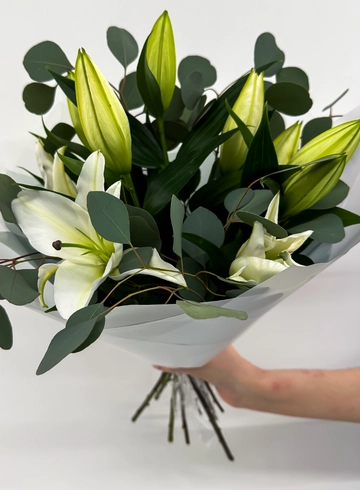 Люба от интернет-магазина цветов в 