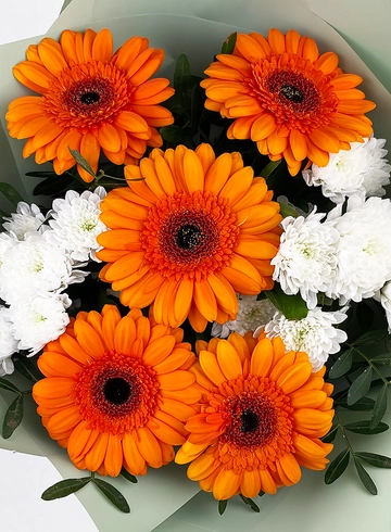 Герберы с хризантемой  от интернет-магазина цветов в 