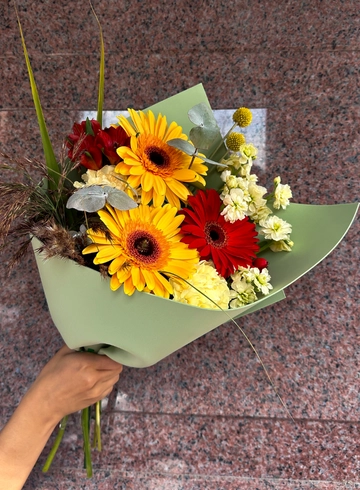 Лола от интернет-магазина цветов в 