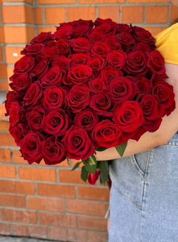 51 красная роза от интернет-магазина цветов в 