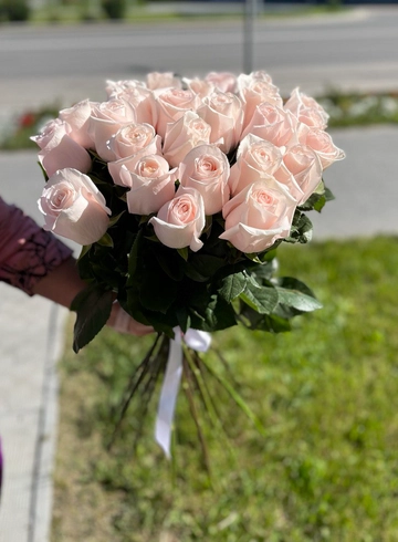 25 нежно розовых роз от интернет-магазина цветов в 