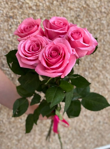 5 розовых роз от интернет-магазина цветов в 