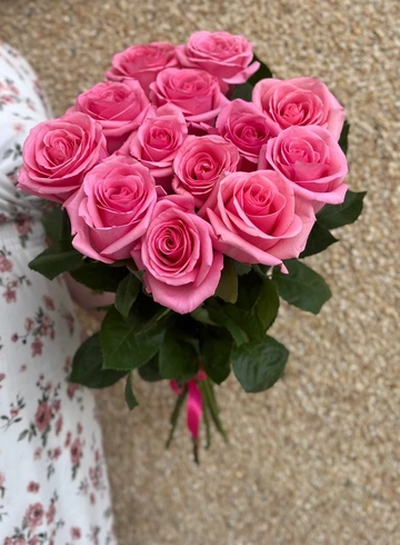 13 розовых роз от интернет-магазина цветов в 