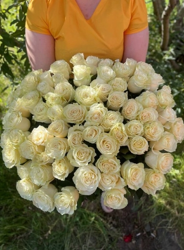 71 белая роза  от интернет-магазина цветов в 